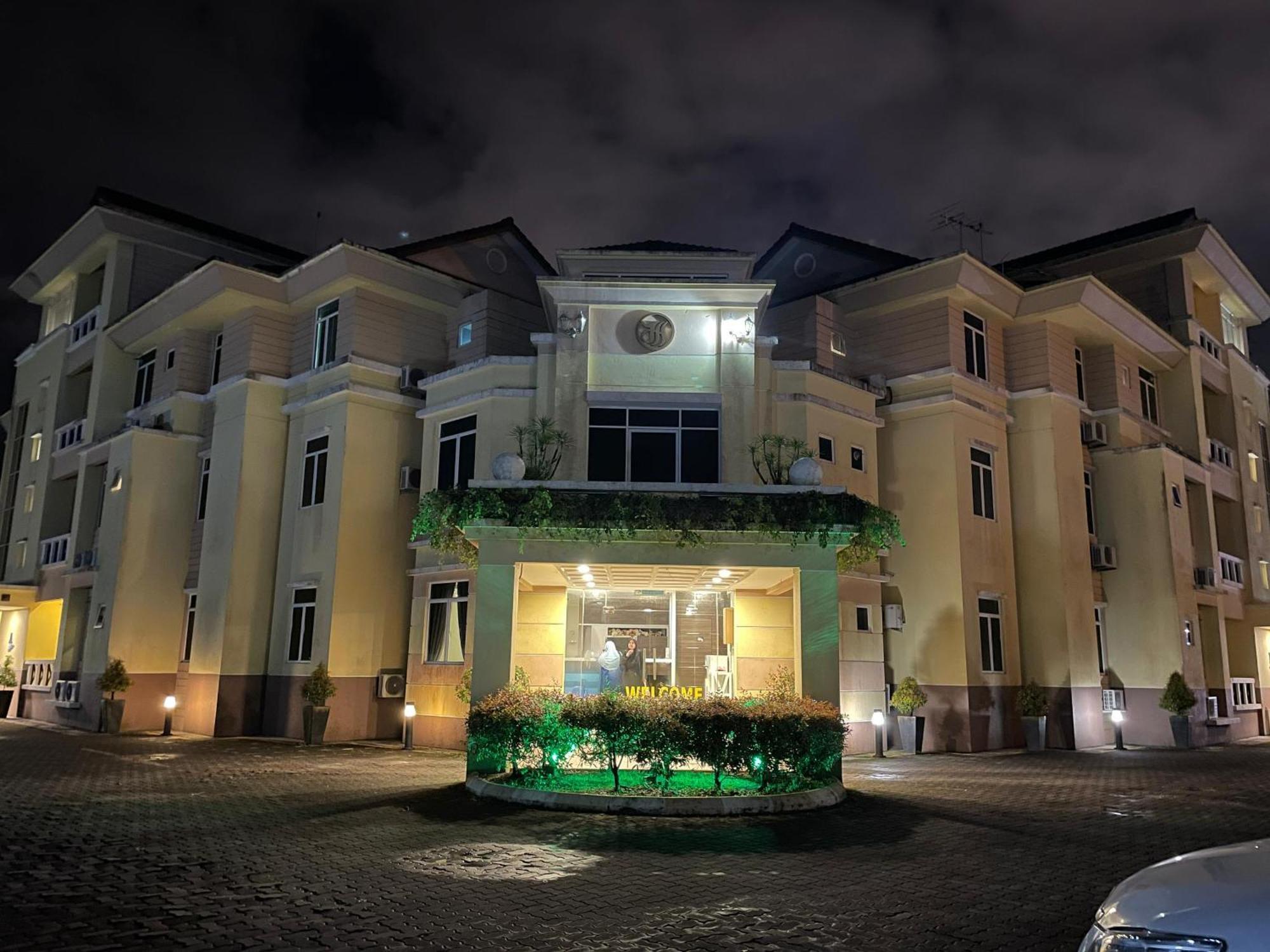 Song Service Apartment Formerly Known As Jinhold Service Apartment Kuching Exterior photo