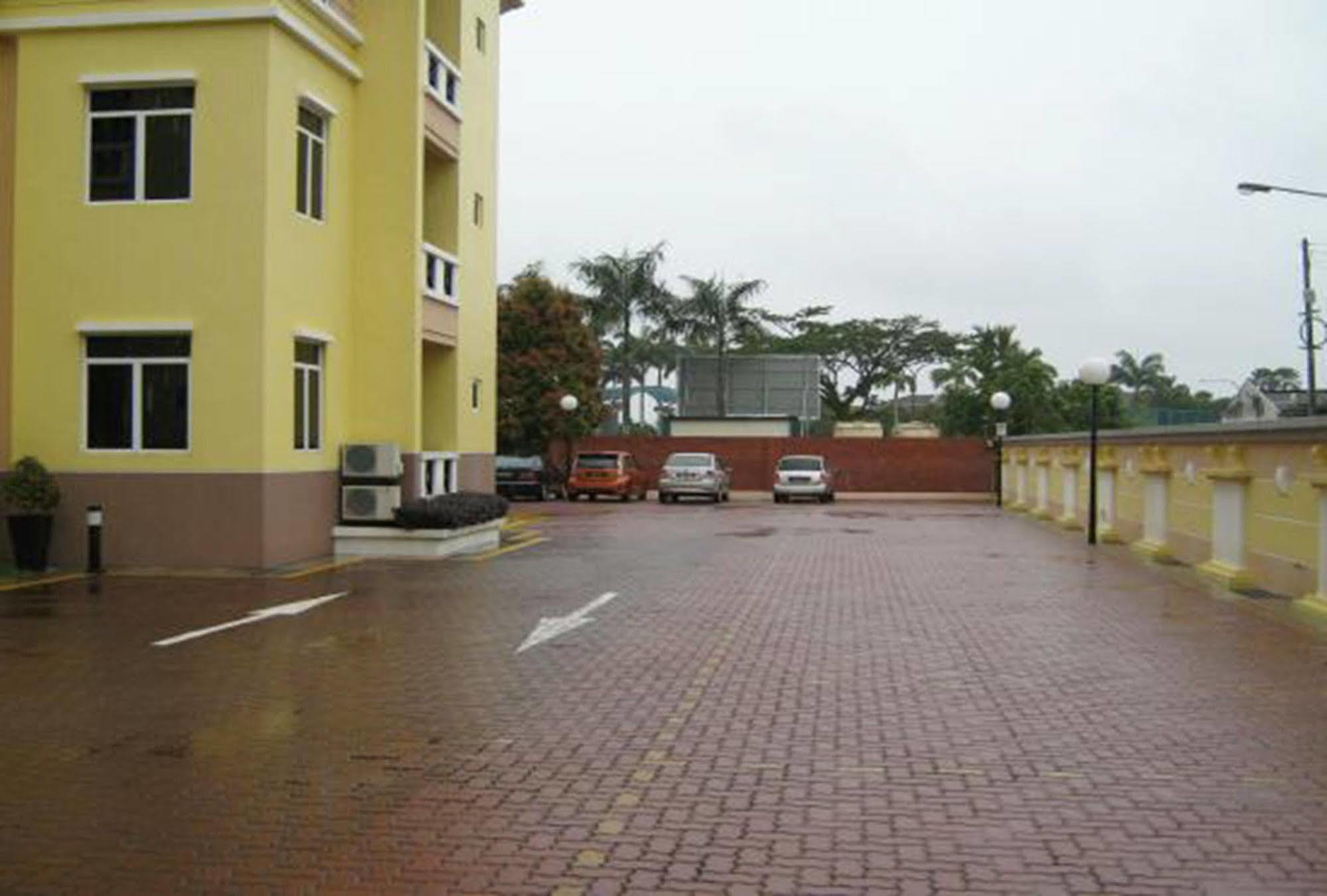 Song Service Apartment Formerly Known As Jinhold Service Apartment Kuching Exterior photo