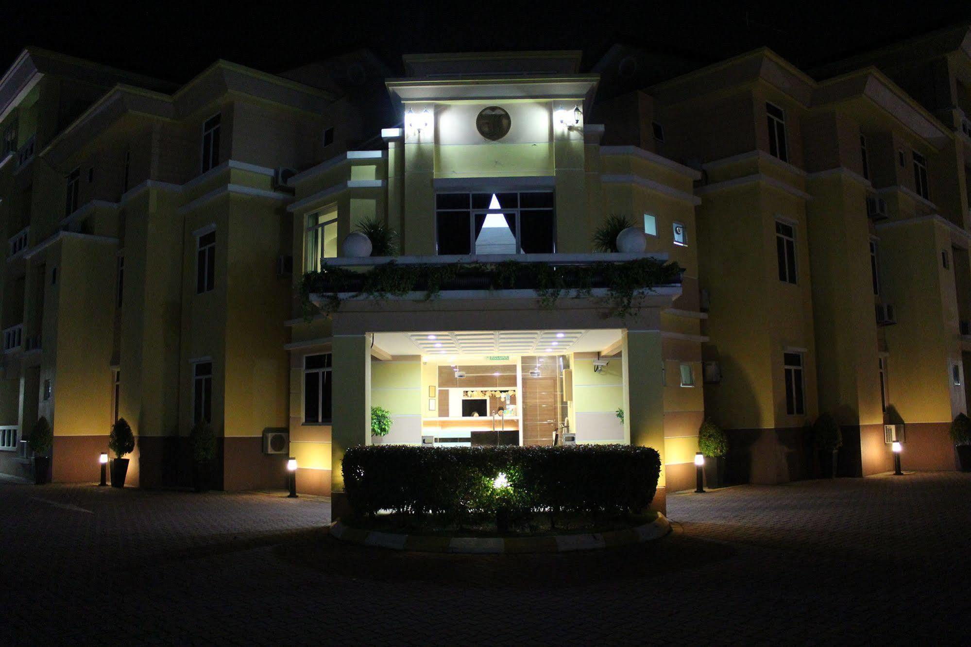 Song Service Apartment Formerly Known As Jinhold Service Apartment Kuching Exterior photo