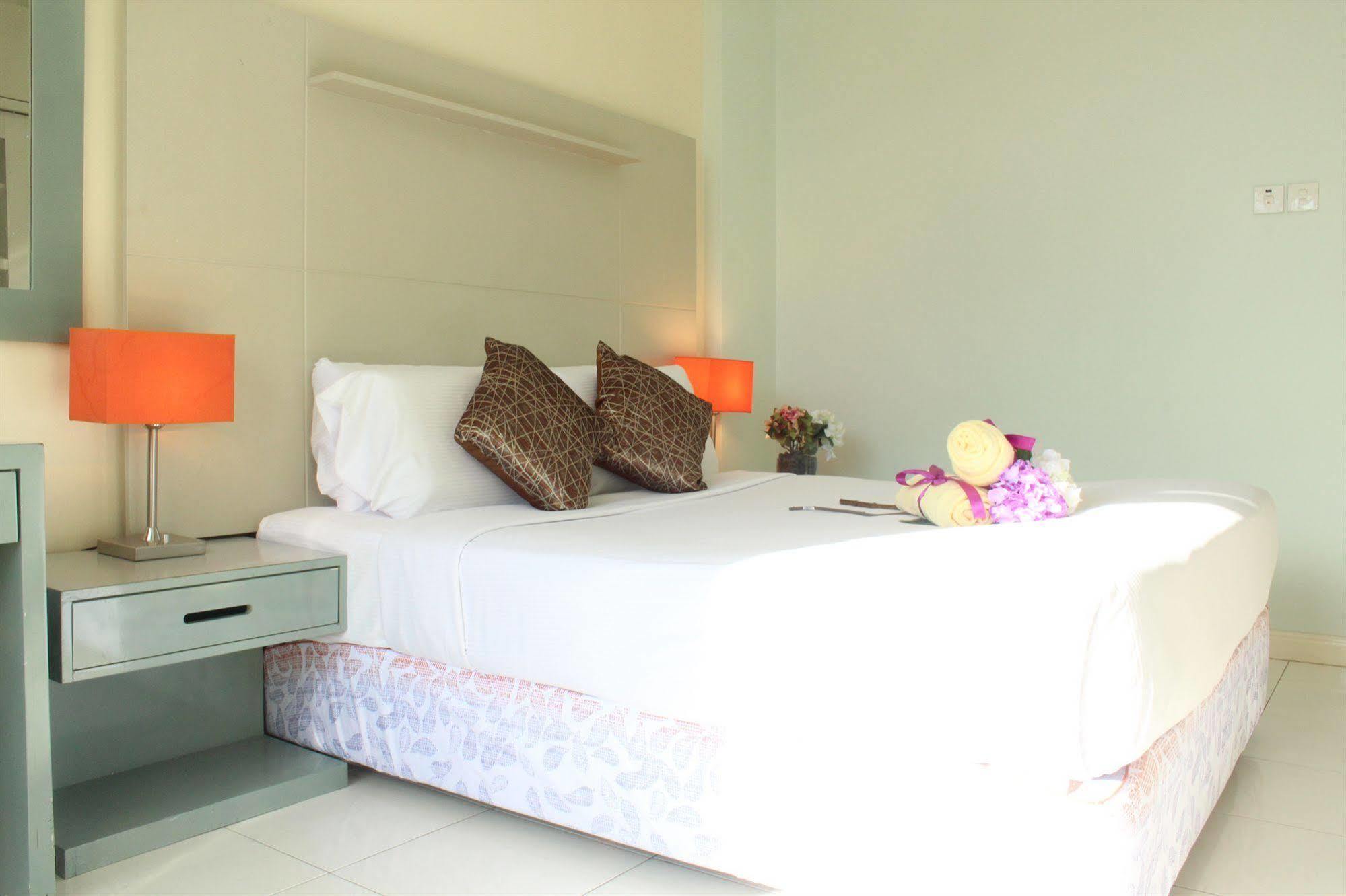 Song Service Apartment Formerly Known As Jinhold Service Apartment Kuching Exterior photo