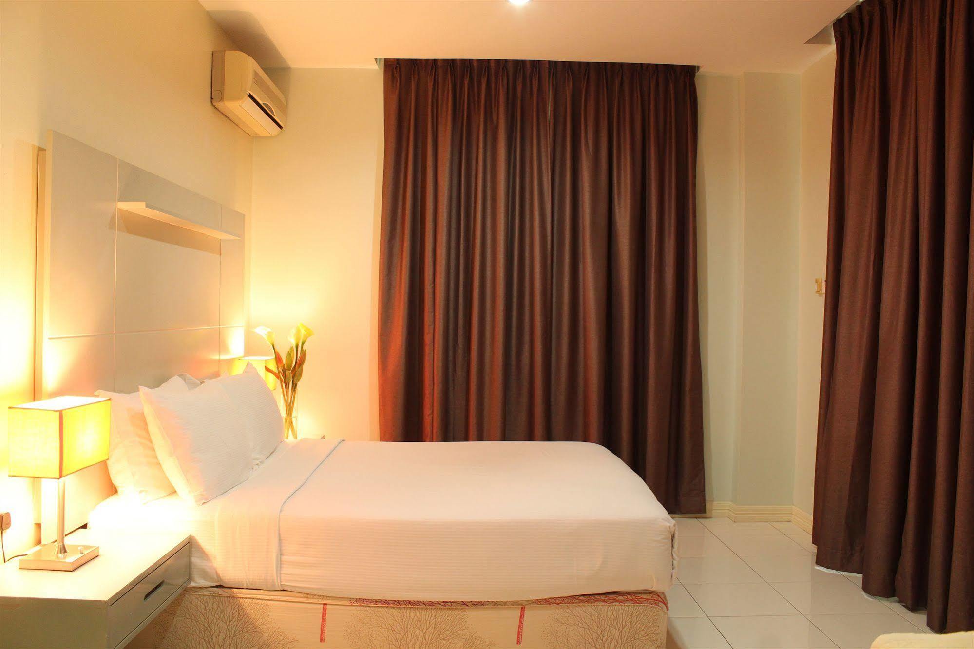 Song Service Apartment Formerly Known As Jinhold Service Apartment Kuching Exterior photo
