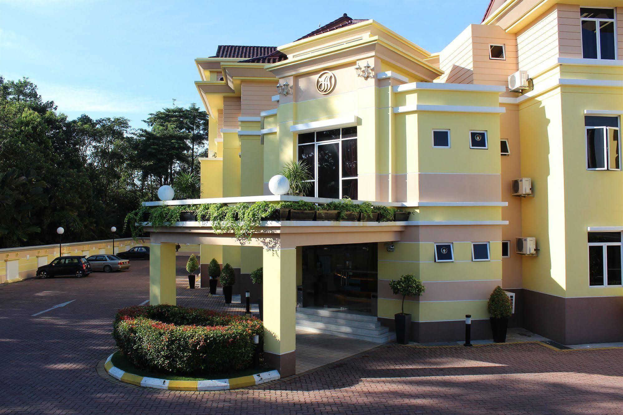 Song Service Apartment Formerly Known As Jinhold Service Apartment Kuching Exterior photo