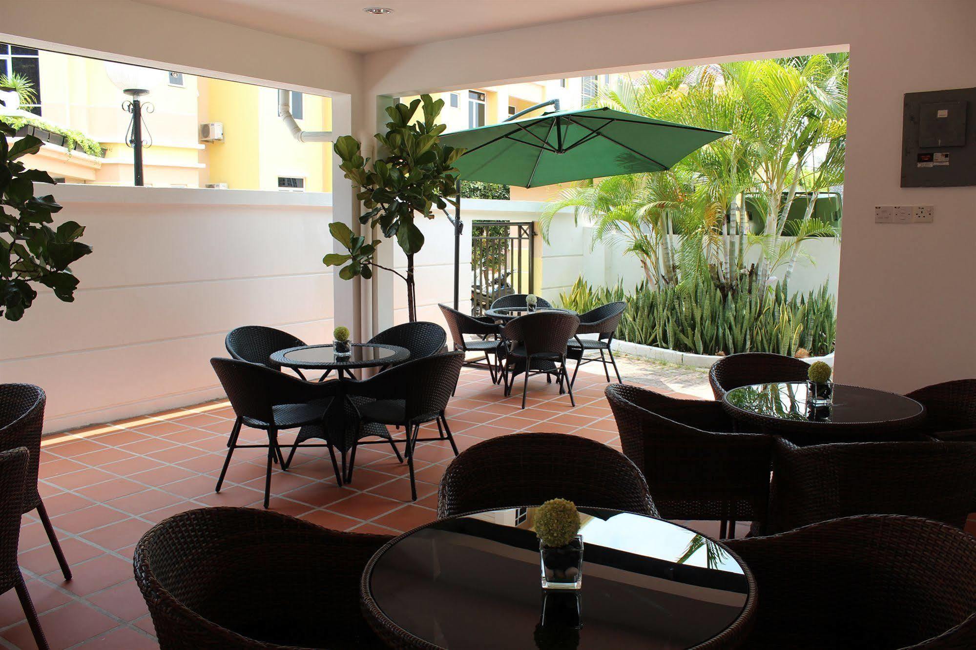 Song Service Apartment Formerly Known As Jinhold Service Apartment Kuching Exterior photo